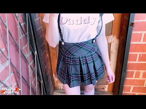❤️ Studentessa succhia il suo cazzo profondamente e scopa invece delle lezioni ️❌ Video di sesso al it.passionateembracespotlight.ru ❌❤