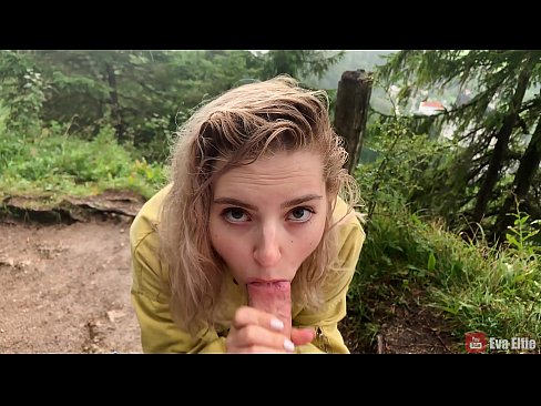 ❤️ Ragazza ingoia lo sperma dopo un pompino in pubblico - Eva Elfi ️❌ Video di sesso al it.passionateembracespotlight.ru ❌❤